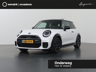 Mini Cooper 1.5 C John Cooper Works M | Panoramadak | Sportstoelen | HUD | Groot Navigatie "OLED" | Camera | DAB | Apple CarPlay/Android Auto | 17" Lichtmetalen Velgen | LED | DAB |