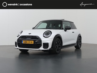 Mini Cooper 1.5 C John Cooper Works M | Panoramadak | Sportstoelen | HUD | Groot Navigatie "OLED" | Camera | DAB | Apple CarPlay/Android Auto | 17" Lichtmetalen Velgen | LED | DAB |