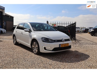 Volkswagen Golf LEDER PARK PILOT E-Golf