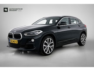 BMW X2 SDrive18i Executive Edition Automaat (NAVIGATIE, TREKHAAK AFNEEMBAAR, CAMERA, STOELVERWARMING, LED,)