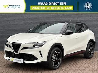 Alfa Romeo Junior 1.2 Turbo Hybrid 136pk eDCT6 Ibrida Speciale I Adaptieve Cruise Control I Camera I Apple Carplay/Android Auto I Verwarmbare Voorruit I Lane Assist