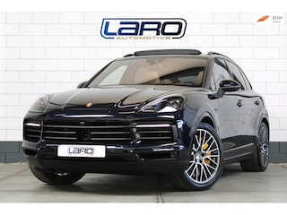 Porsche Cayenne 3.0 E-Hybrid Platinum Edition | Sport chrono Lucht Keramisch PDLS 360 Trekh. ACC Pano