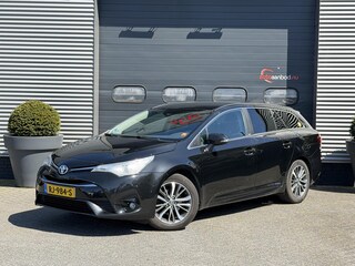 Toyota Avensis Touring Sports 1.8 VVT-i Executive | Navigatie | DAB | Camera | Cruise Control | Trekhaak |