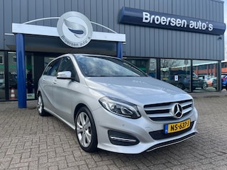 Mercedes-Benz B180 122PK Ambition met Navigatie, Cruise control & 17'' Lichtme