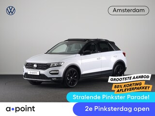 Volkswagen T-Roc 1.5 TSI Sport 150 pk Automaat (DSG) | Navigatie via App | Panoramadak | Parkeersensoren | Black Style pakket | Stoelverwarming |