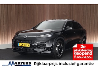 Volkswagen T-Roc 1.5 eTsi 150pk DSG R-Line First Edition Trekhaak Camera Keyless Stoelverwarming Virtual Cockpit Carplay