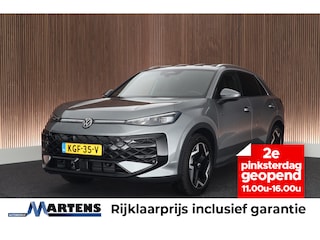Volkswagen T-Roc 1.5 eTsi 150pk DSG R-Line First Edition Trekhaak Camera Keyless Stoelverwarming Virtual Cockpit Carplay