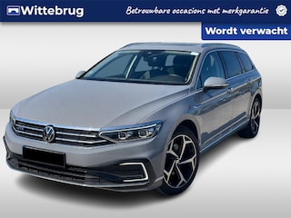 Volkswagen Passat Variant 1.4 TSI 218pk PHEV GTE DSG Automaat Panoramadak / 18"LM velgen / LED matrix verlichting / Navigatie / Digital cockpit Pro