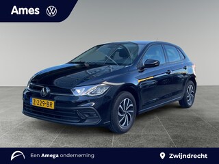 Volkswagen Polo 1.0 95pk TSI Life Velgen 'Essex', 15 inch lichtmetaal | Parkeersensoren voor en achter | Voorstoelen verwarmbaar
