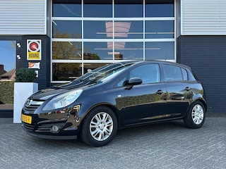 Opel Corsa 1.4-16V '111' Edition, Radio, Navi, Stuur/ stoelverwarming, PDC, 5drs