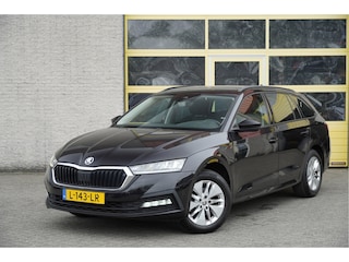 Skoda Octavia Combi 1.0 TSI Business Edition BJ2021 Lmv 16" | Led V+A | Dynamische knipperlichten | Pdc | Elek. achterklep | App-Connect | Navi | Dashboard verlichting | Climate control | Cruise control | Extra getint glas