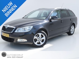 Skoda Octavia Combi 1.4 TSI Elegance Business Line Lees tekst! | Leder | Clima | Cruise | Multimedia/Navi | PDC | Stoelverwarming | Trekhaak |