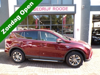 Toyota RAV4 2.5 Hybrid First Edition TOP STAAT,NW BANDEN! ''ZONDAG EN KONINGSDAG OPEN''