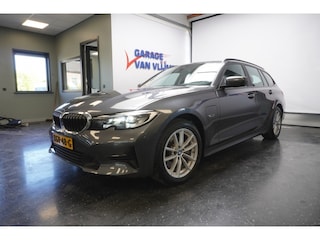 BMW 3-serie Touring 320e Advantage 204PK 91%SOH Led Camera Leder Trekhaak
