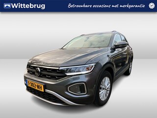 Volkswagen T-Roc 1.0 TSI 110pk Life / Navigatie by APP / LM 16 inch / Digital cockpit / Park Assist / LED Garantie tot 31-07-2027 max 100.000km