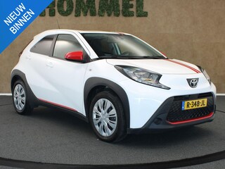 Toyota Aygo 1.0 VVT-i MT Play - ORIGINEEL NEDERLANDSE AUTO - UNIEKE EXTERIEUR EN INTERIEUR ACCENTEN - AIRCO - ADAPTIEVE CRUISE CONTROL - CAMERA - LAGE KM STAND - BLUETOOTH- APPLE CARPLAY/ ANDROID AUTO