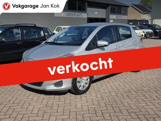 Toyota Yaris 1.0 VVT-i Aspiration, airco, aur camera.