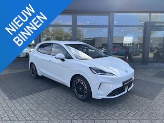 MG 4 EV Urban Premium 54 kWh | WLTP 405 KM | Nieuw Model | Stoel-/Stuur verwarming | 360 Camera | Carplay | Sfeerverlichting | DEMO-VOORDEEL |