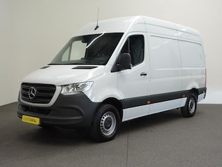 Mercedes-Benz Sprinter 315 CDI Automaat L2H2 PRO Airco MBUX Navigatie Adaptive Cruise Control Leder PDC VA + Camera Trekhaak 3500kg Comfortstoel