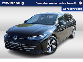 Volkswagen Passat Variant 1.5 eHybrid 204pk Business DSG AUTOMAAT / Navigatie / Digital cockpit Pro / Head up display / Park Assist / Camera / Inklapb. trekhaak Garantie tot 14-05-2027 max 100.000km