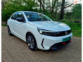 Opel Corsa 1.2 Turbo edition . Camera . Apple carplay