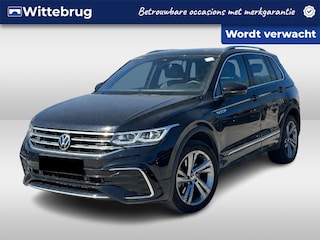 Volkswagen Tiguan 1.4 TSI eHybrid 245pk R-Line DSG AUTOMAAT / Panorama dak / LM 19 inch / Leder R-Line / 360 Camera / Inklapb trekhaak