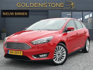 Ford Focus 1.0 Titanium Navi,125pk,Trekhaak,Dealer Onderhouden,Pdc V+A,6 Bak,N.A.P,Clima,Cruise,Nieuwe Apk bij Aflevering