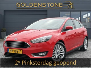 Ford Focus 1.0 Titanium Navi,125pk,Trekhaak,Dealer Onderhouden,Pdc V+A,6 Bak,N.A.P,Clima,Cruise,Nieuwe Apk bij Aflevering