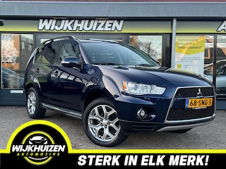 Mitsubishi Outlander 2.0 Instyle Automaat met Panorama dak !!! Leder !!! 18 Inch !!! Vol opties !!!
