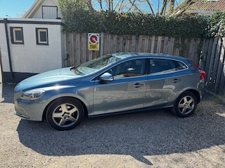 Volvo V40 1.6 T3 MOMENTUM