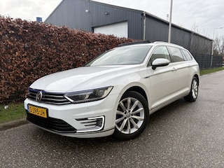 Volkswagen Passat Variant 1.4 TSI GTE Highline / AUTOMAAT / PANORAMADAK / NAVI / CRUISE / 177dkm! NAP!