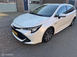 Toyota Corolla Touring Sports 1.8 Hybrid Business+