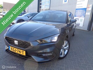 Seat Leon 1.0 TSI FR 81kw Airco/LM velgen/FULL LED/Dig dash/Sfeer pak/Navigatie/Apple carplay/Zwarte hemel/PDC/1 st eig