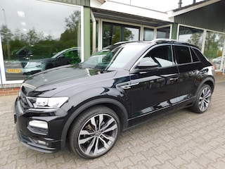 Volkswagen T-Roc 1.5TSI 150PK R-LINE! All-in Prijs! Trekhaak!