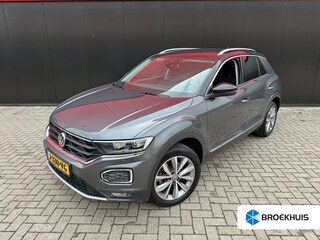Volkswagen T-Roc 1.5 TSI Sport | Achterbank in delen neerklapbaar | Achteruitrijcamera | Afwijkende dakkleur