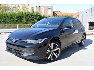 Volkswagen Golf Life Edition eHybrid | 'App-Connect' draadloze smartphone integratie | Achterbank in ongelijke delen neerklapbaar incl. middenarmsteun en doorlaadmogelijkheid | Afstandscontrolesysteem (Front Assist)