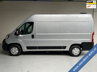 Fiat Ducato Automaat 30 2.3 MultiJet 140pk euro6 L2H2 3Persoons Airco Navigatie Trekhaak Zilvergrijs Metallic RIJKLAARPRIJS!