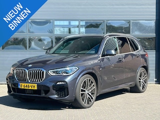 BMW X5 XDRIVE40I HIGH EXECUTIVE I M-SPORT I SCHUIF/KANTELDAK I STANDKACHEL I LUCHTVERING I 360° CAMERA