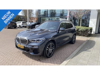 BMW X5 XDRIVE40I HIGH EXECUTIVE I M-SPORT I SCHUIF/KANTELDAK I STANDKACHEL I LUCHTVERING I 360° CAMERA