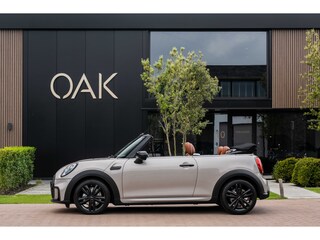 Mini John Cooper Works Cabrio 1.5 Aut. | JCW-Trim | Carplay | Chester Leder | LED | PDC | 17"LM | Rooftop Grey