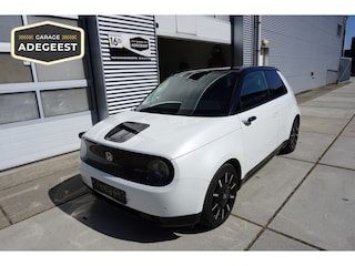 Honda e Advance 17" |Navi|Carplay|PDC V+A|Dodehoek|360 Camera|DAB|Pano|Stuur en stoelverw.|