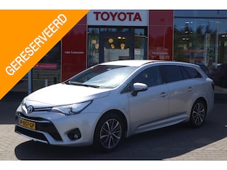 Toyota Avensis Touring Sports 1.8 VVT-i BUSINESS AUTOMAAT AFN-TREKHAAK KEYLESS NAVI HALF-LEDER STOELVERWARMING PRIVACY-GLASS 17"LMV CAMERA