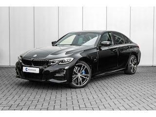 BMW 330e High Executive 292 PK | M Sport | Panoramadak | Voorstoelen Verwarmd | Achteruitrijcamera | Lederen Bekleding