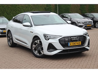 Audi E-tron 50 quattro S edition 71 kWh / Panoramadak / Camera / Luchtvering / 20'' / Leder&Alcantara / DAB / ACC / Navigatie / Stoelverwarming