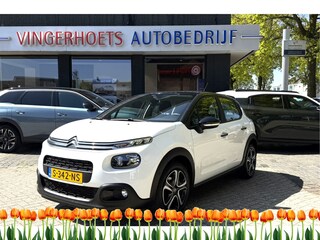 Citroën C3 110 Pk Benzine * AUTOMAAT * Navigatie * Achteruitrij Camera * Climate & Cruise Control * Dodehoeksensor * Grootlicht Assistent * Zwart Dak * Apple Carplay / Android Auto * Vingerhoets; Vierde Generatie Eersteklas Service. Al meer dan 100 jaar een begrip in de Brabantse Kempen.
