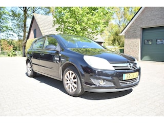 Opel Astra 1.6 Exe Zwart metallic Airco