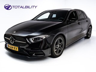 Mercedes-Benz A-klasse 180 Business Solution AMG Night Upgrade | Adaptive-cruise | Navigatie | Stoelverwarming Sfeerverlichting, Live traffic info, All-season, Camera