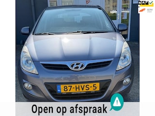 Hyundai i20 1.4i i-Catcher met airco en goed onderhouden