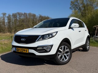 Kia Sportage 1.6 GDI X-treme ExecutiveLine / Panoramadak / Airco / Navi / Camera / Stoel - Stuurverwarming / CC /Trekhaak / NAP