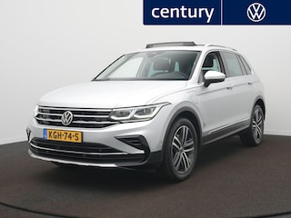 Volkswagen Tiguan 1.4 TSI Ehybrid Automaat - IQ light - Panoramisch schuif-kanteldak - ACC - Navigatie - Camera - Park Assist